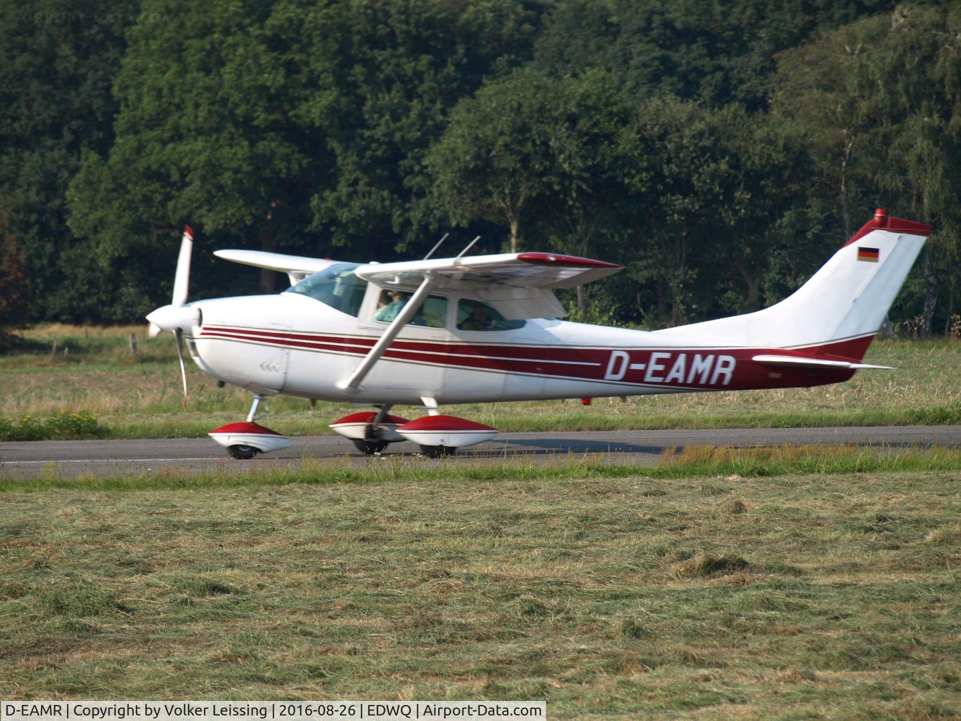 D-EAMR, 1966 Cessna 182J Skylane Skylane C/N 18257493, Departing