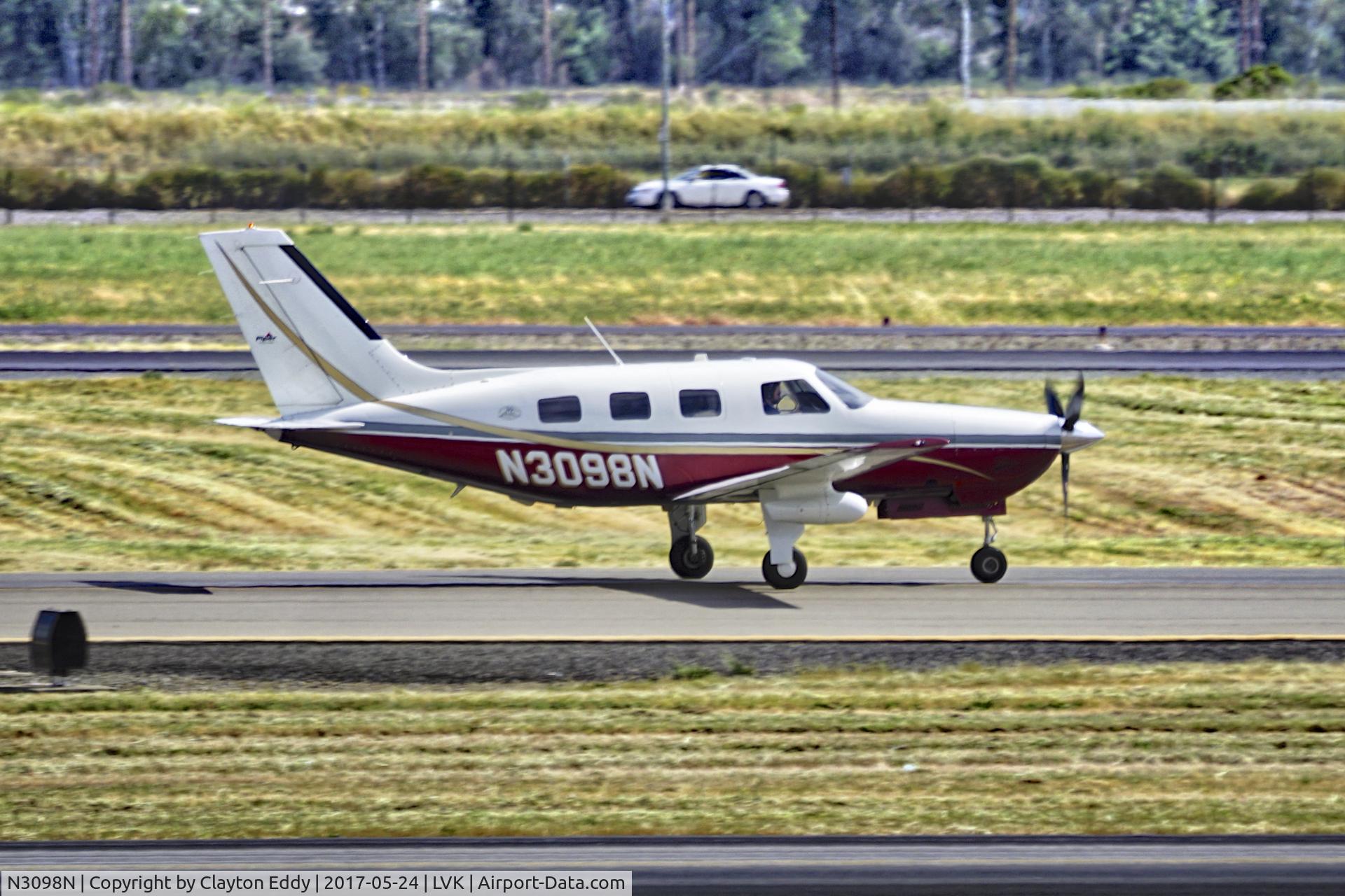 N3098N, 2004 Piper PA-46-350P Malibu Mirage C/N 4636357, Livermore Airport California 2017.