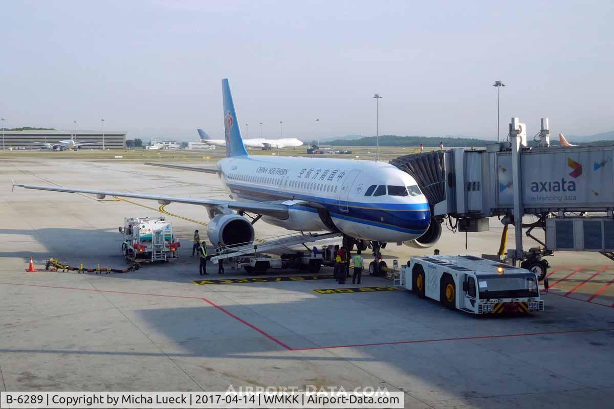 B-6289, 2009 Airbus A320-214 C/N 2861, At KL