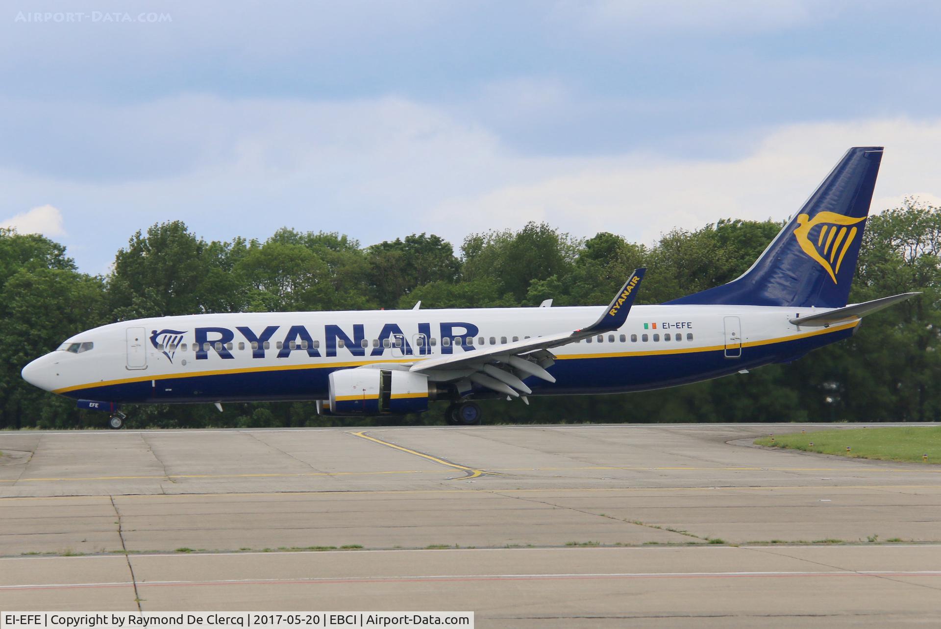 EI-EFE, 2009 Boeing 737-8AS C/N 37533, Landing at Gosselies.