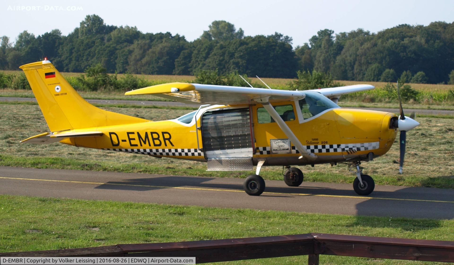 D-EMBR, 1972 Cessna TU206F Turbo Stationair C/N U20601761, taxi to rwy