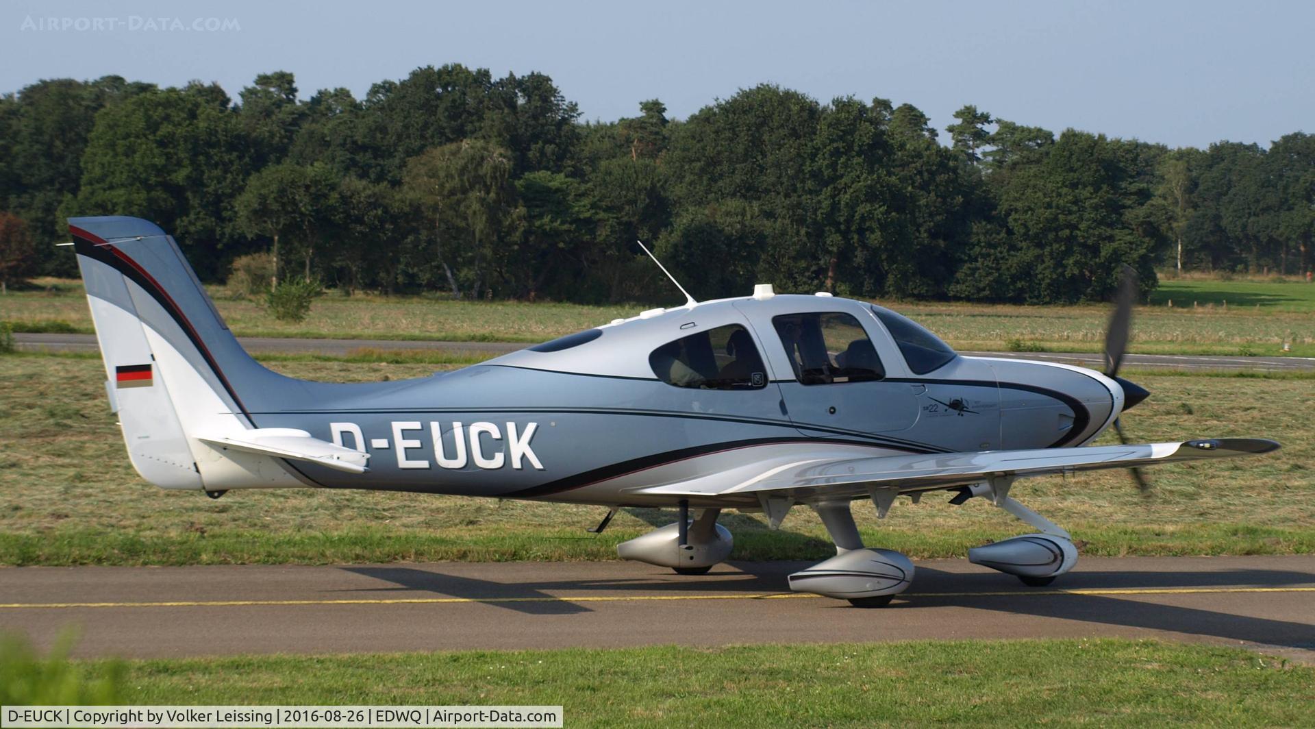 D-EUCK, 2011 Cirrus SR22T C/N 0156, taxi to rwy