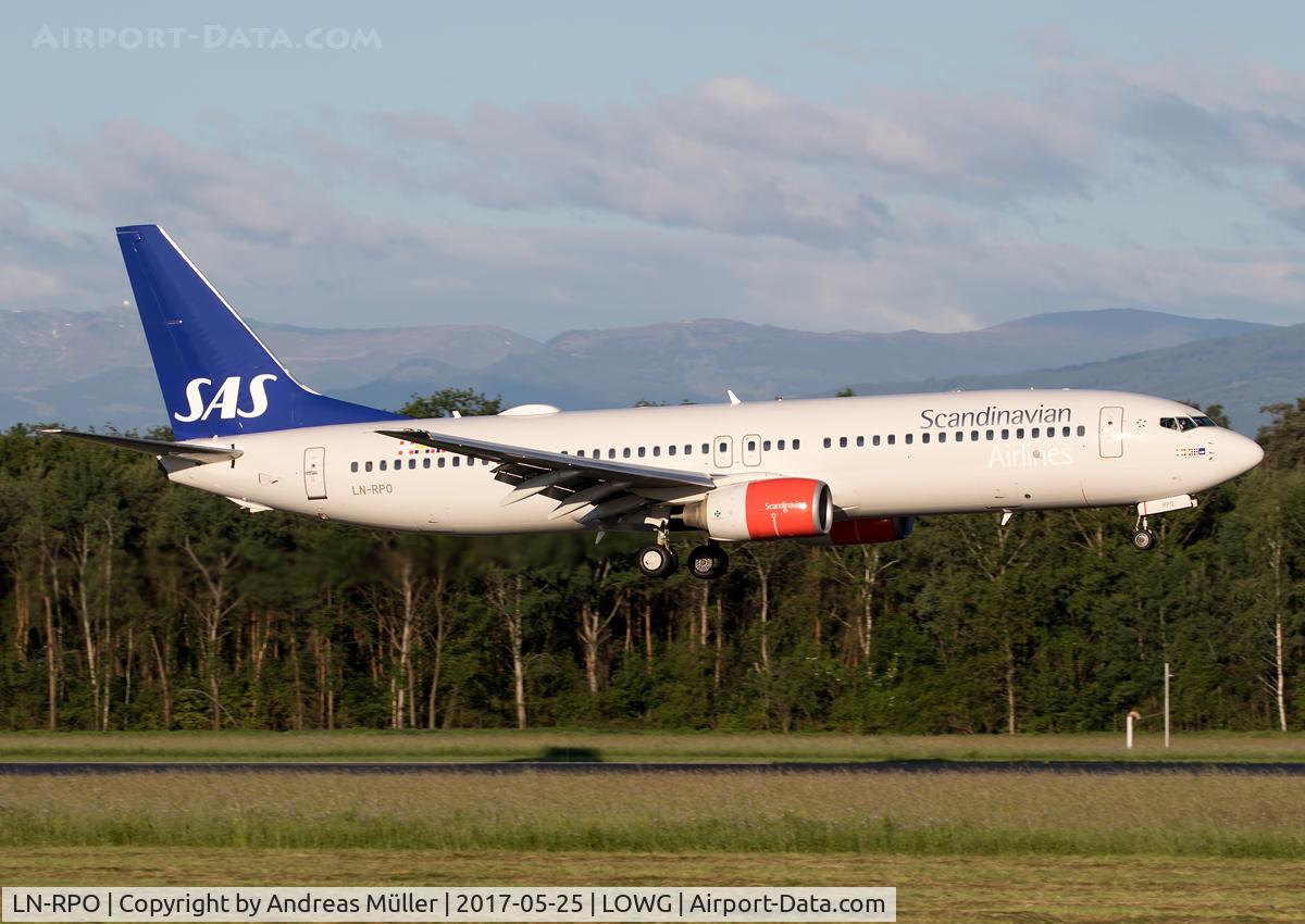LN-RPO, 2000 Boeing 737-883 C/N 30467, Arriving from Oslo.