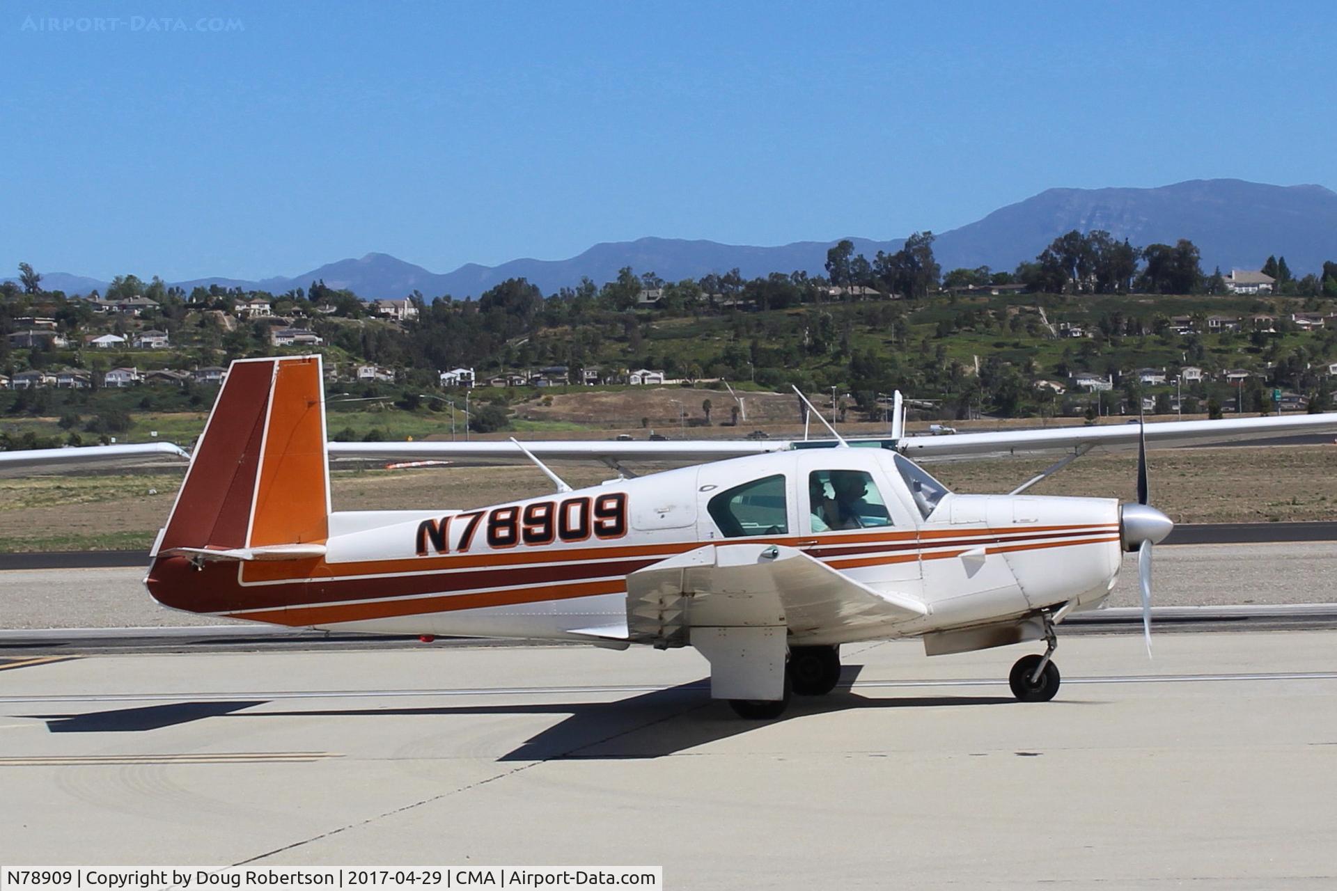 N78909, 1961 Mooney M20B Mark 21 C/N 1923, 1961 Mooney M20B MARK 21, Lycoming O&VO-360 180 Hp, this aircraft SerNo is next to the last all-metal M20B made in the 1961 production run. Taxi at AOPA FLY-IN.
