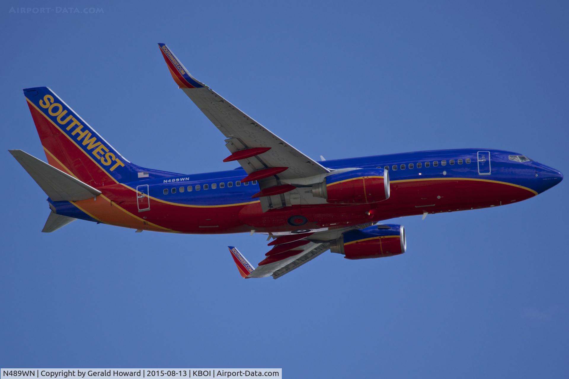 N489WN, 2004 Boeing 737-7H4 C/N 33855, Departing BOI from RWY 10L.