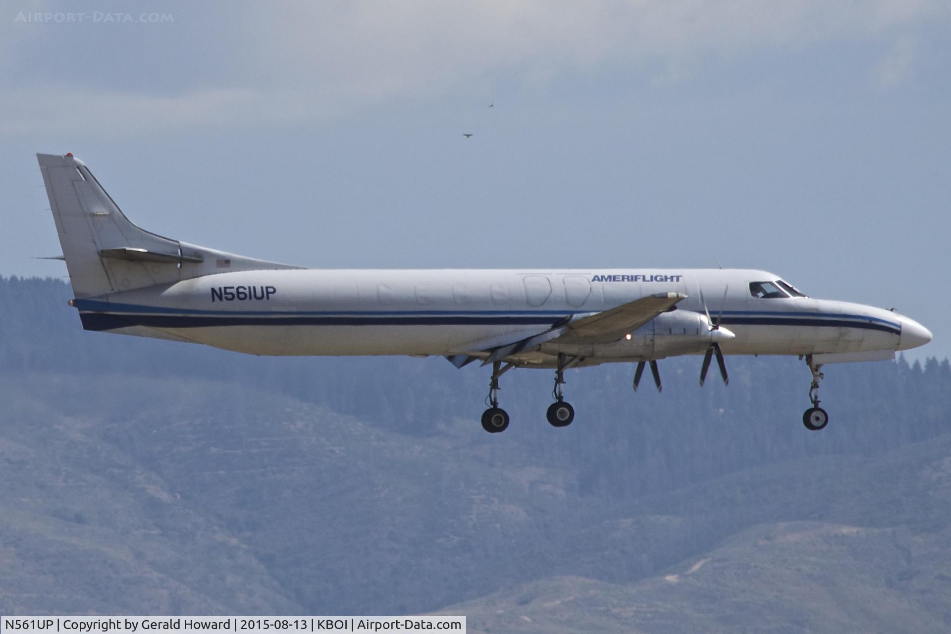 N561UP, 1983 Swearingen SA227-AT C/N AT-561, Landing RWY 10R.