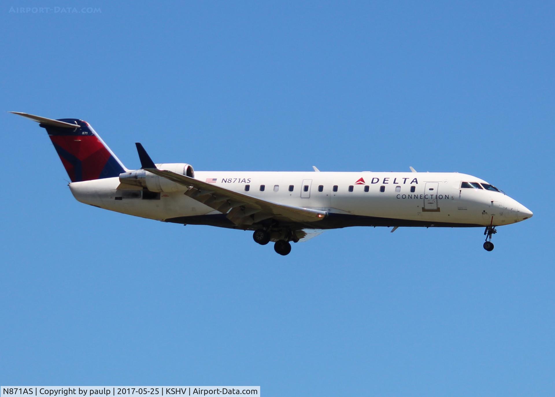 N871AS, 2001 Bombardier CRJ-200ER (CL-600-2B19) C/N 7537, At Shreveport Regional.