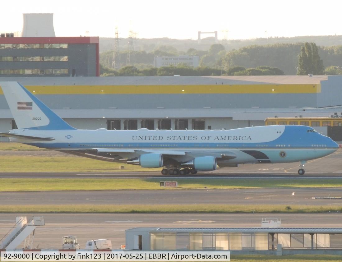 92-9000, 1987 Boeing VC-25A (747-2G4B) C/N 23825, air force one at brussel