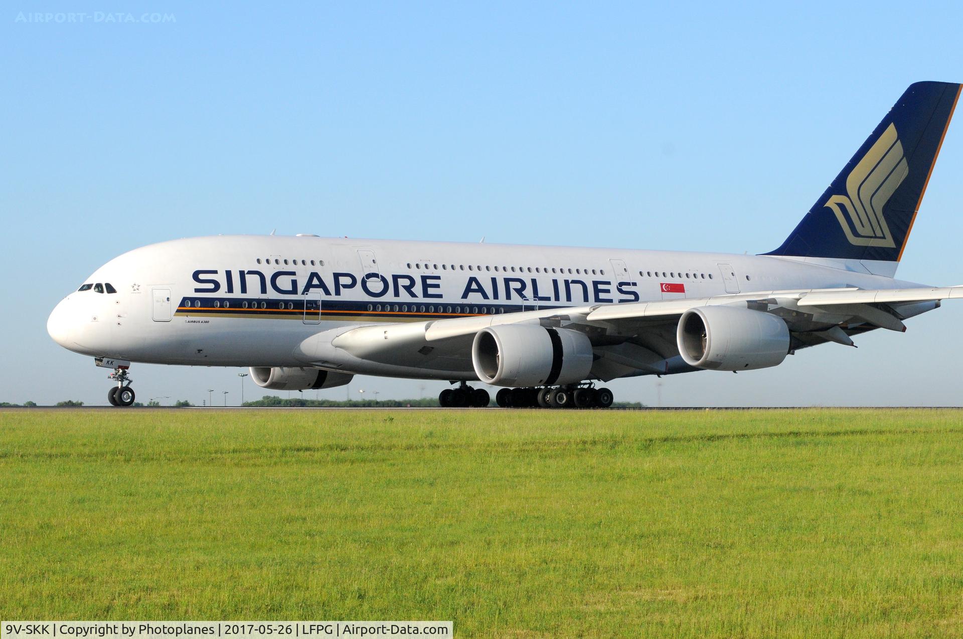 9V-SKK, 2009 Airbus A380-841 C/N 051, CDG landing