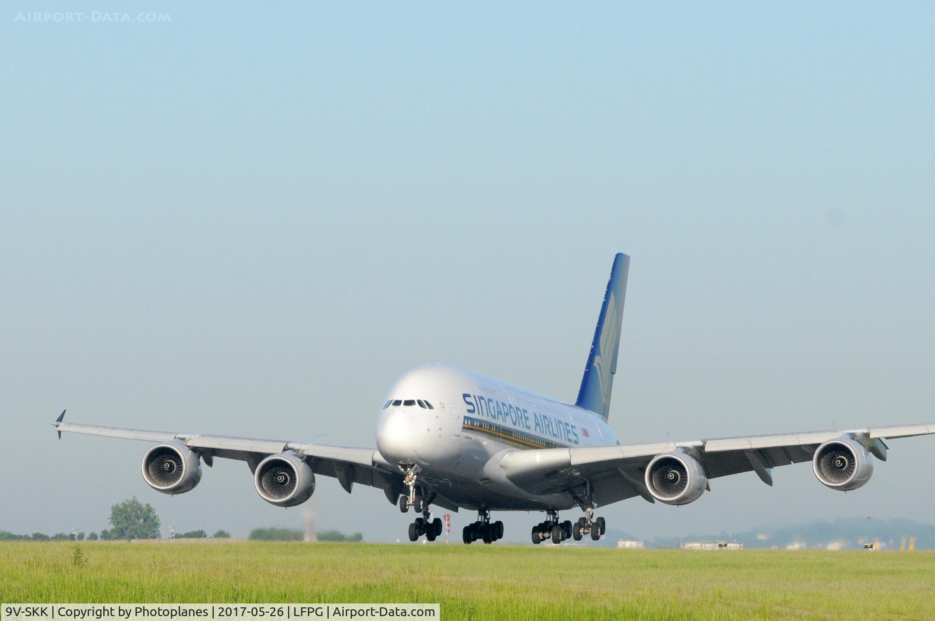 9V-SKK, 2009 Airbus A380-841 C/N 051, CDG landing