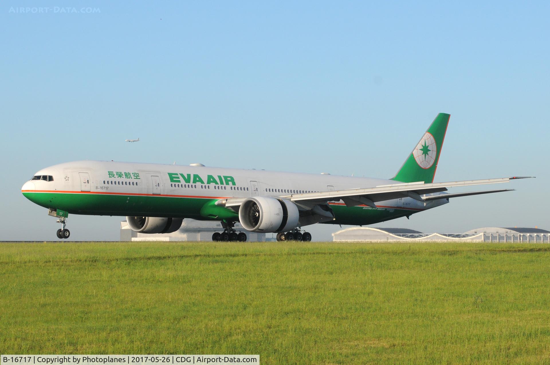 B-16717, 2010 Boeing 777-35E/ER C/N 32644, cdg landing