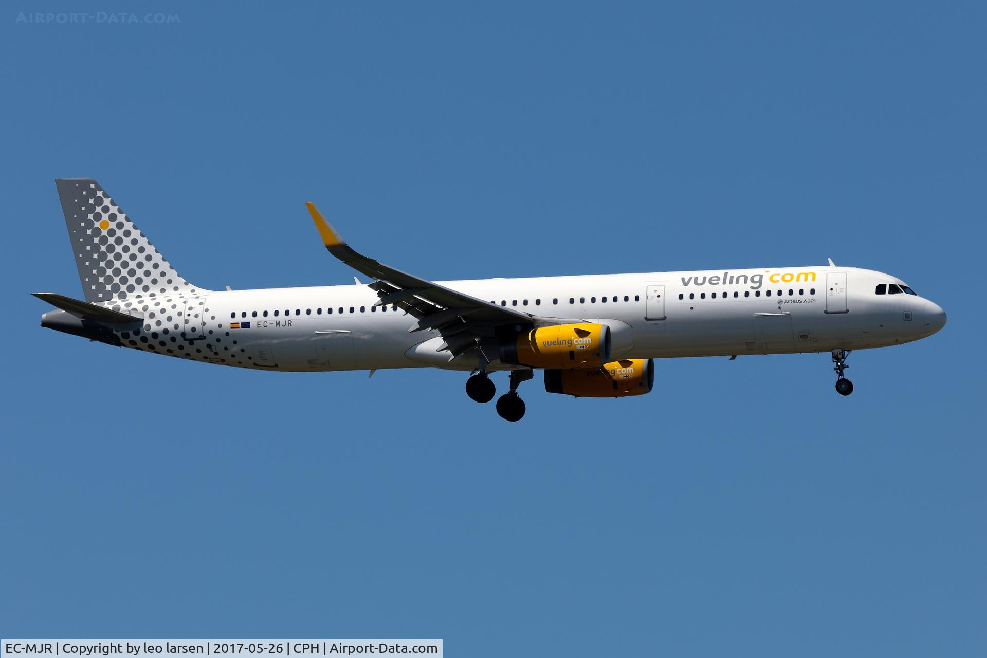 EC-MJR, 2016 Airbus A321-231 C/N 6933, Copenhagen 26.5.2017
