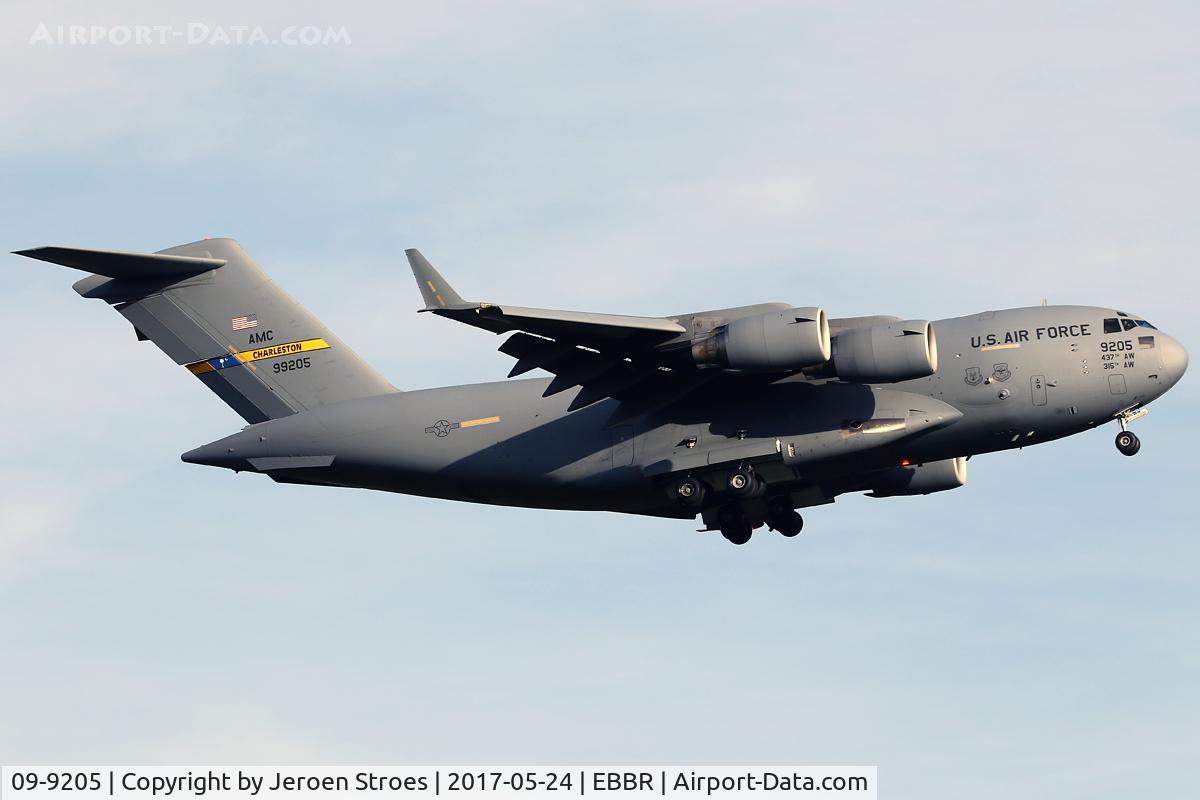 09-9205, 2009 Boeing C-17A Globemaster III C/N P-205, ebbr, navo top 1017