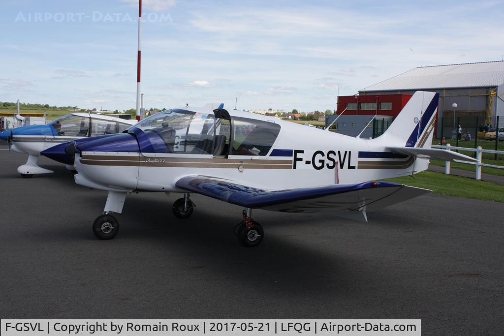 F-GSVL, Robin DR-400-120 Dauphin 2+2 C/N 2379, Parked
