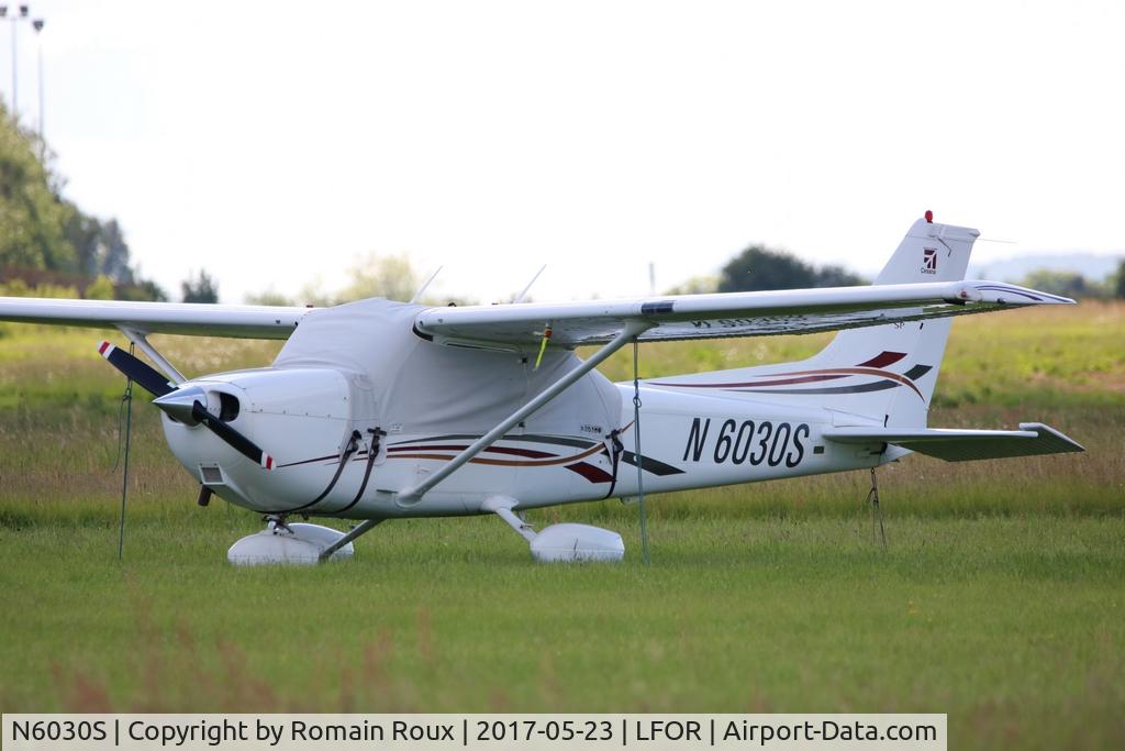 N6030S, Cessna 172S C/N 172S10186, Parked