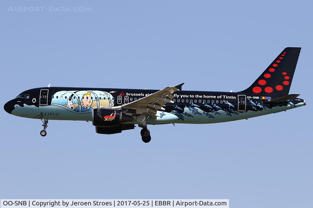 OO-SNB, 2001 Airbus A320-214 C/N 1493, ebbr
