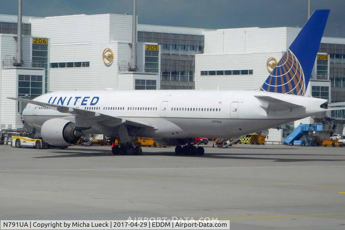 N791UA, 1997 Boeing 777-222 C/N 26933, At Munich