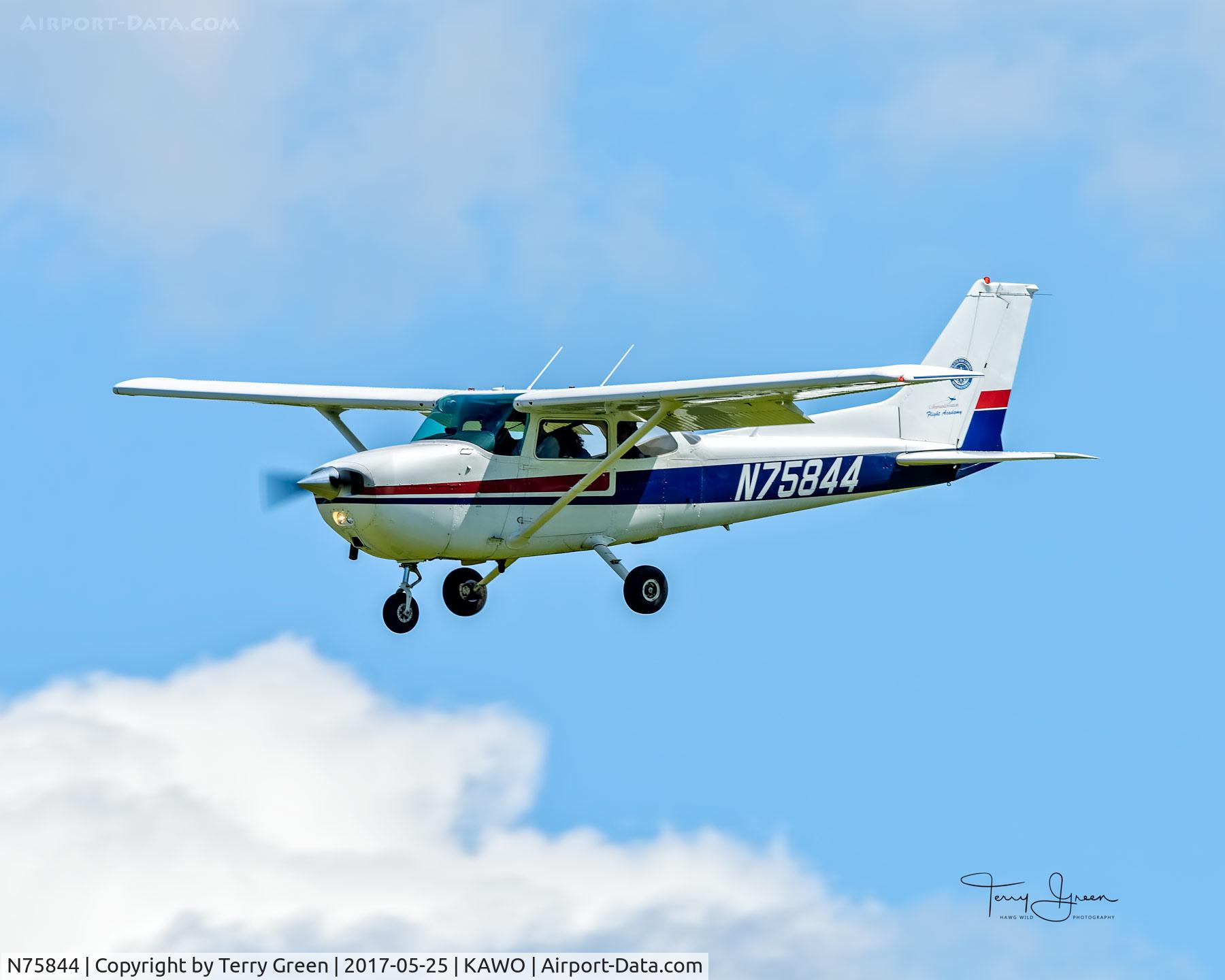 N75844, 1976 Cessna 172N C/N 17267998, KAWO