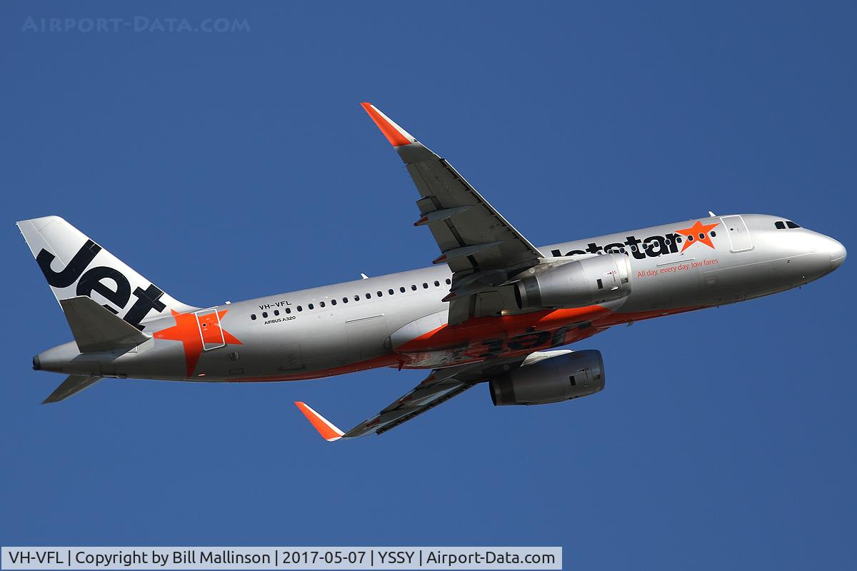 VH-VFL, 2012 Airbus A320-232 C/N 5489, away from 34L