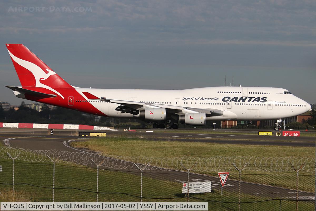 VH-OJS, 1999 Boeing 747-438 C/N 25564, in onto 34L