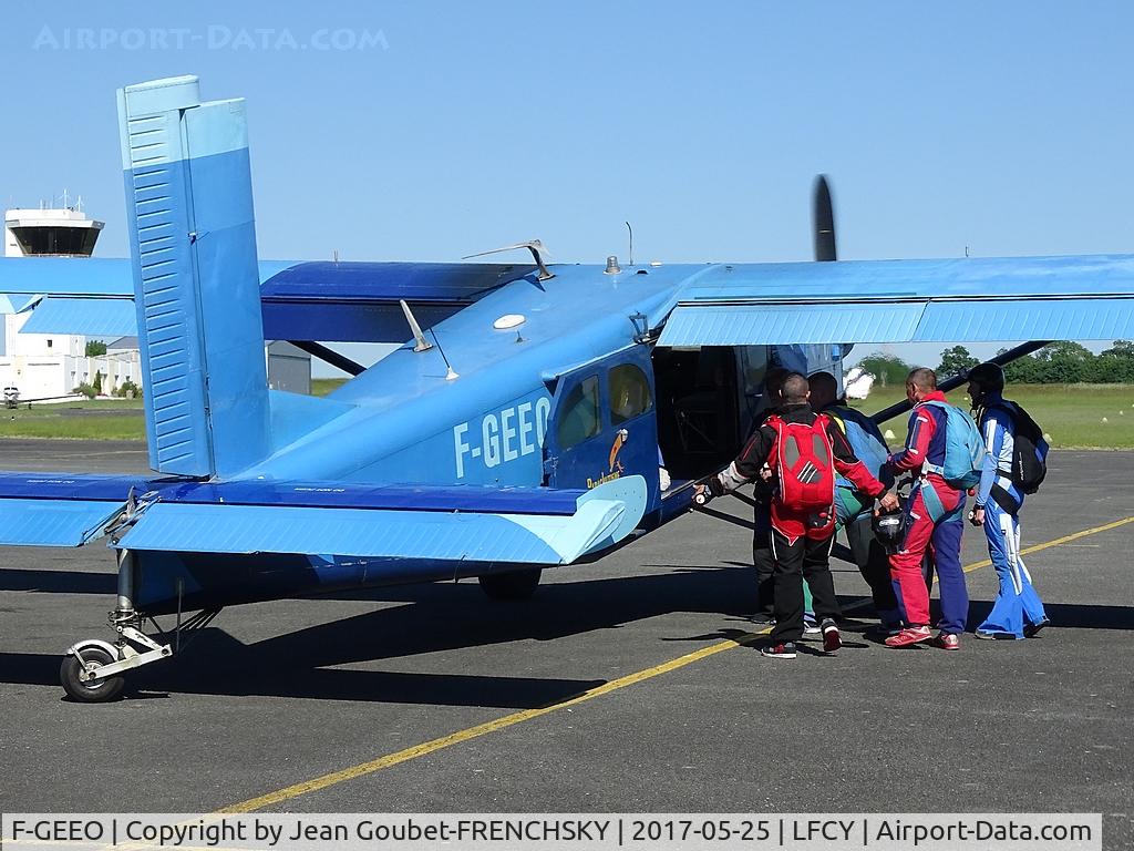 F-GEEO, Pilatus PC-6/B2-H2 C/N 67 6, ALTITUDE SUD boarding for jump