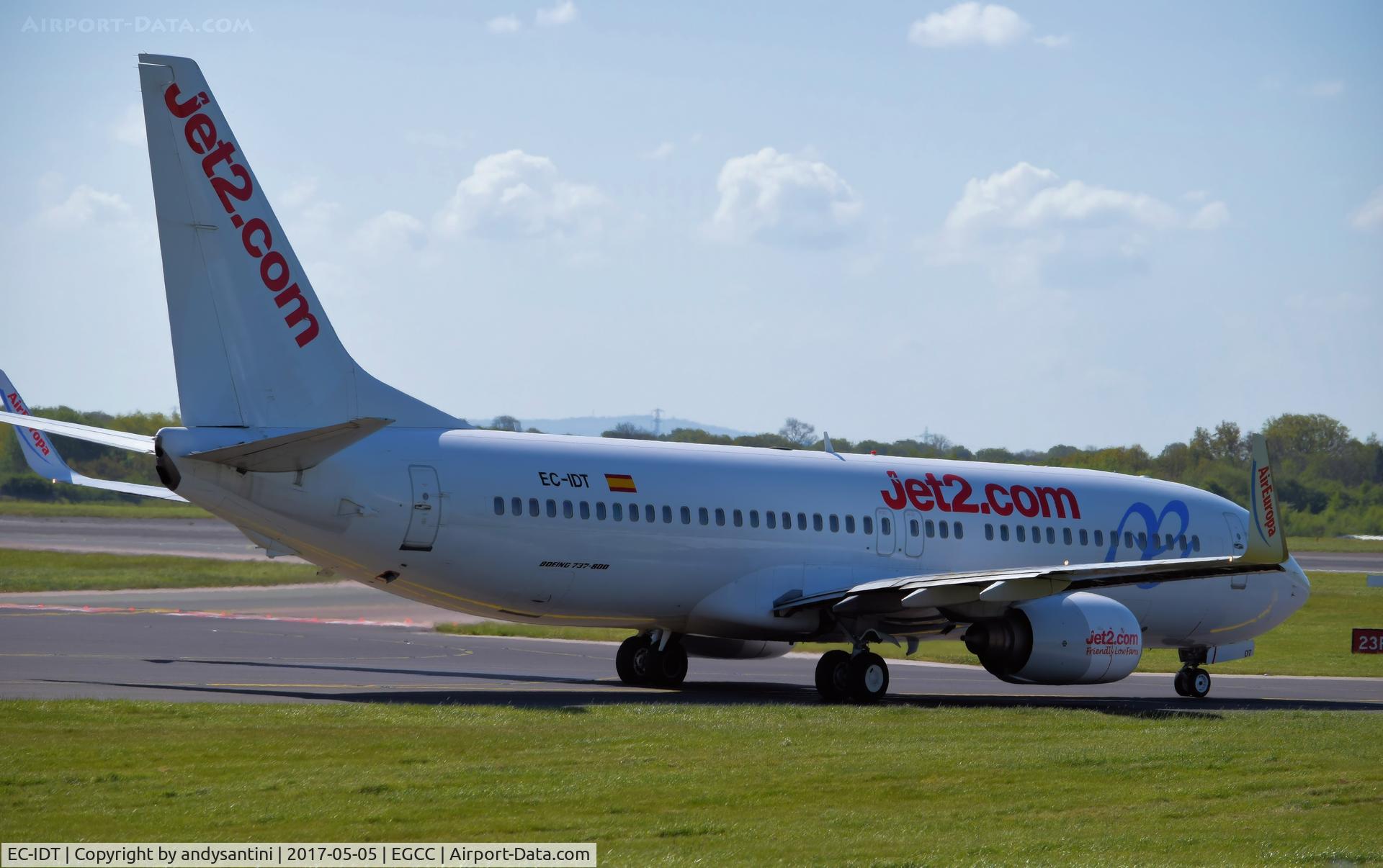 EC-IDT, 2002 Boeing 737-86Q C/N 30281,  taxing out for take off