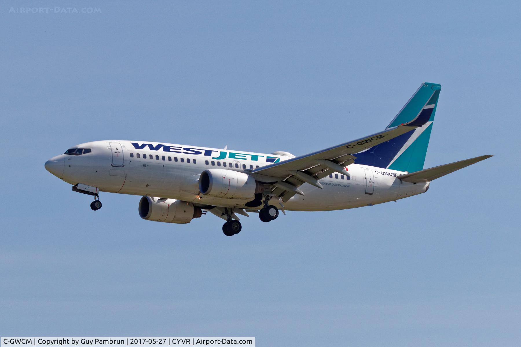 C-GWCM, 2003 Boeing 737-7CT C/N 32756, Landing