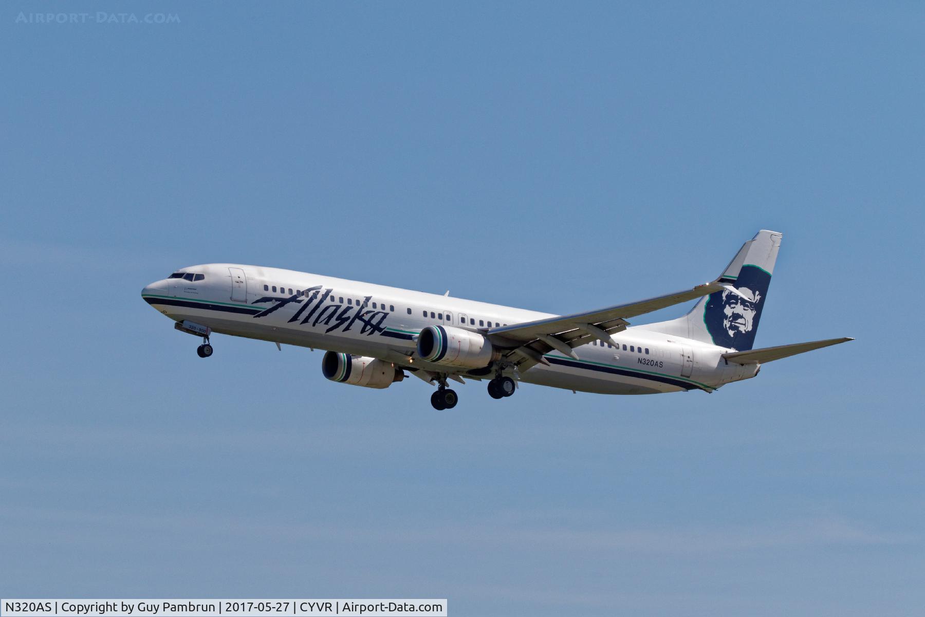 N320AS, 2003 Boeing 737-990 C/N 33680, Landing