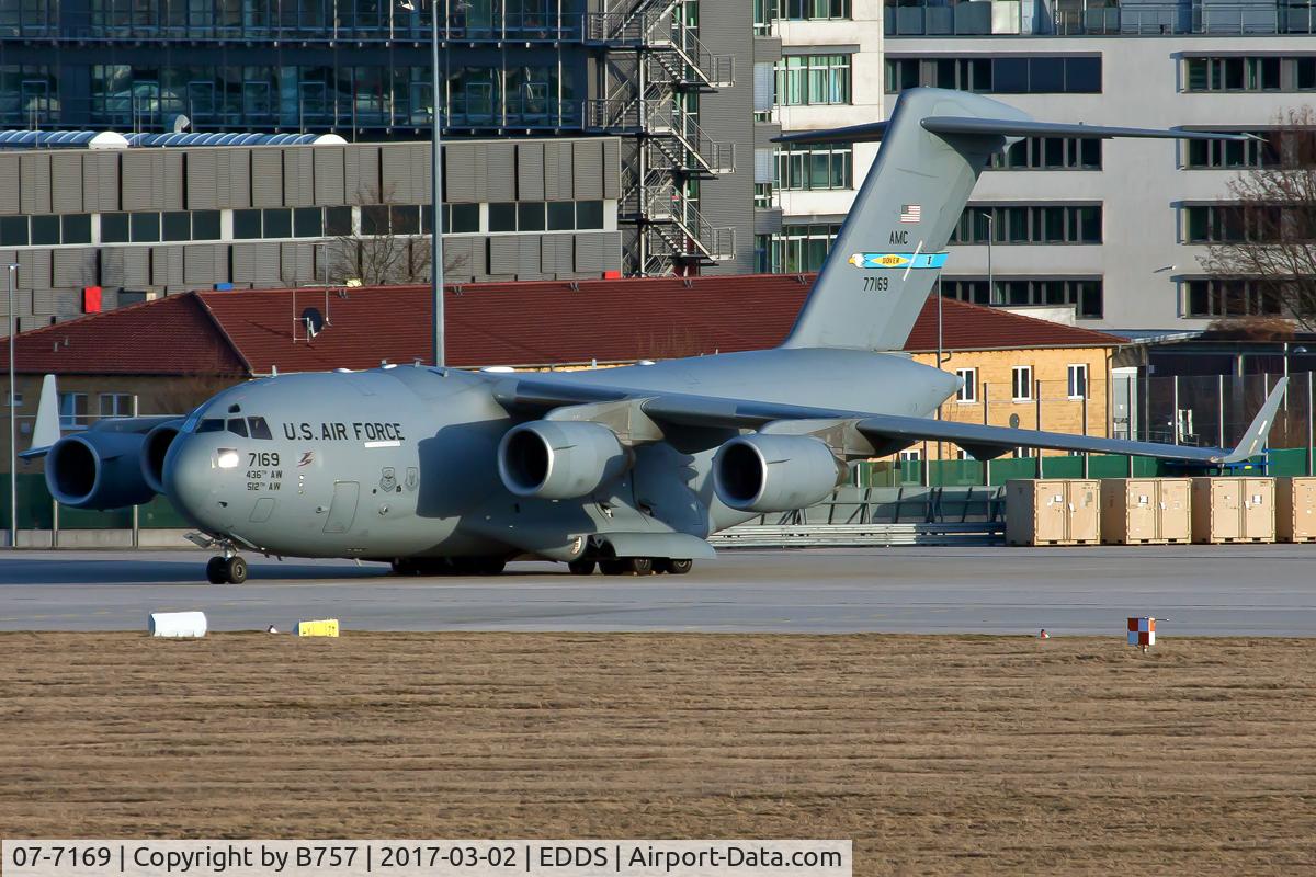 07-7169, 2007 Boeing C-17A Globemaster III C/N F-179/P-169, An USAF C-17 Resting on the apron at Stuttgart Airport
