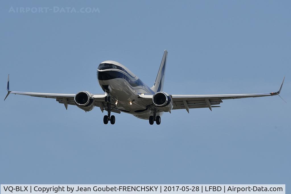 VQ-BLX, 1999 Boeing 737-85P C/N 28384, Gama Aviation (UK) from Milan landing runway 23