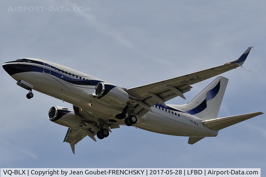 VQ-BLX, 1999 Boeing 737-85P C/N 28384, Gama Aviation (UK) from Milan landing runway 23