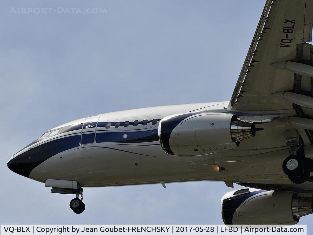 VQ-BLX, 1999 Boeing 737-85P C/N 28384, Gama Aviation (UK) from Milan landing runway 23