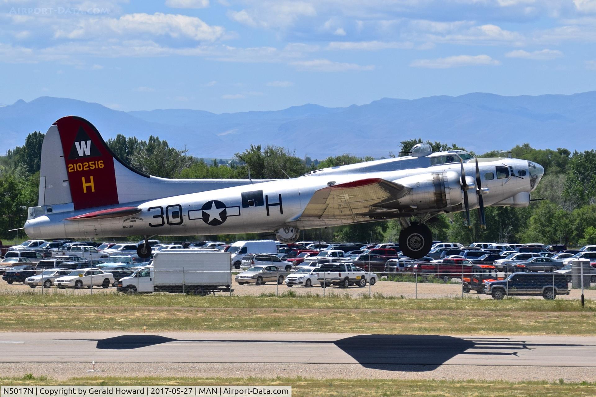 N5017N, 1944 Lockheed/Vega (Boeing) B-17G-105-VE Flying Fortress C/N 8649, Take off from RWY 29.