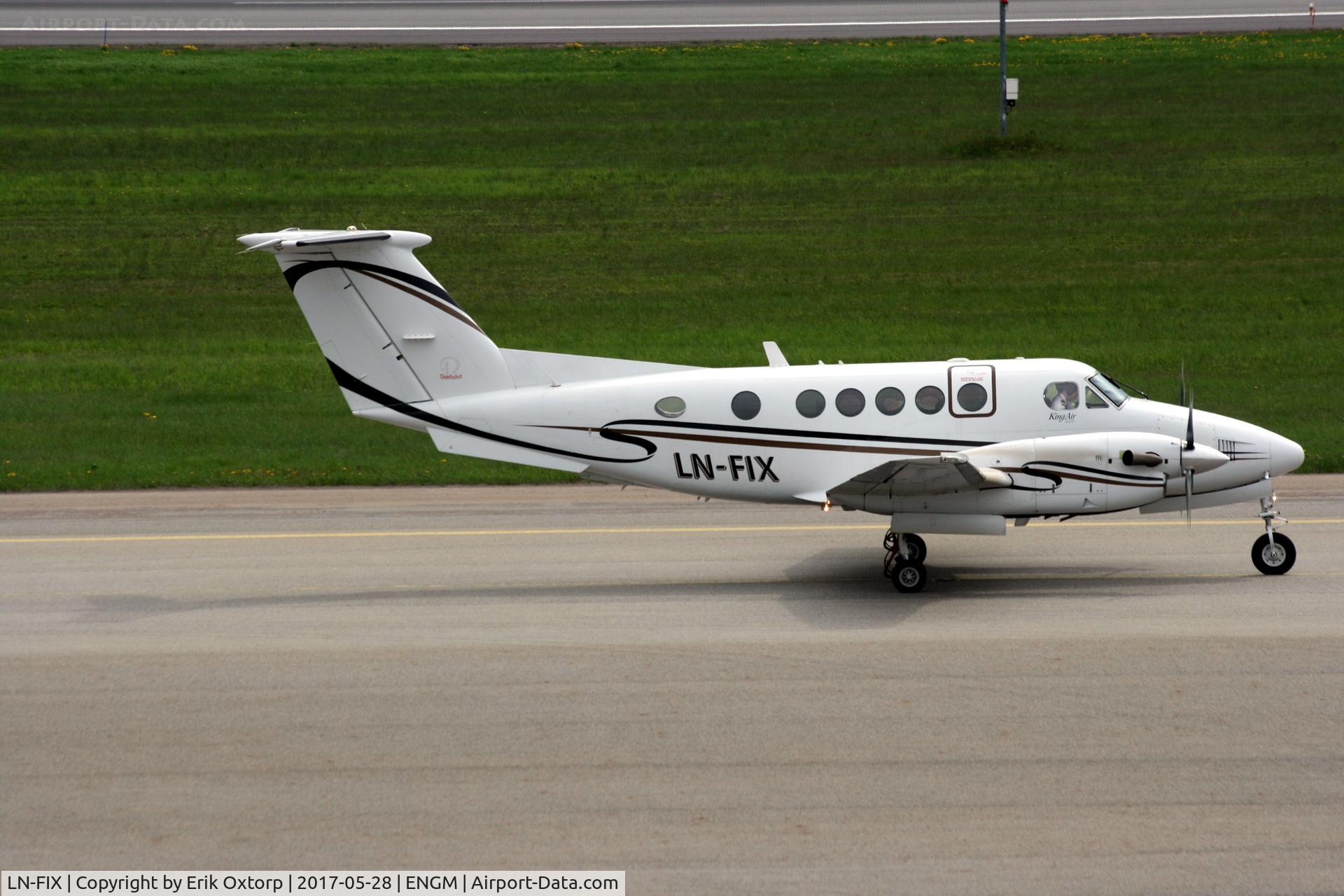 LN-FIX, 2005 Raytheon B200 King Air C/N BB-1898, LN-FIX in OSL