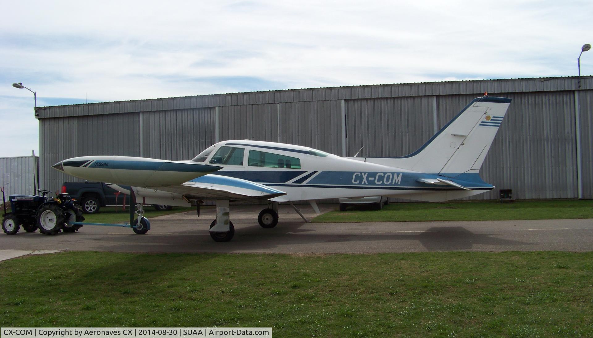 CX-COM, Cessna 310R-II C/N 310R-0895, En taxiway Aeropuerto Ángel S. Adami