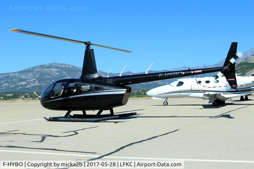 F-HYBO, Robinson R-66 Turbine Marine C/N 700, Parked
