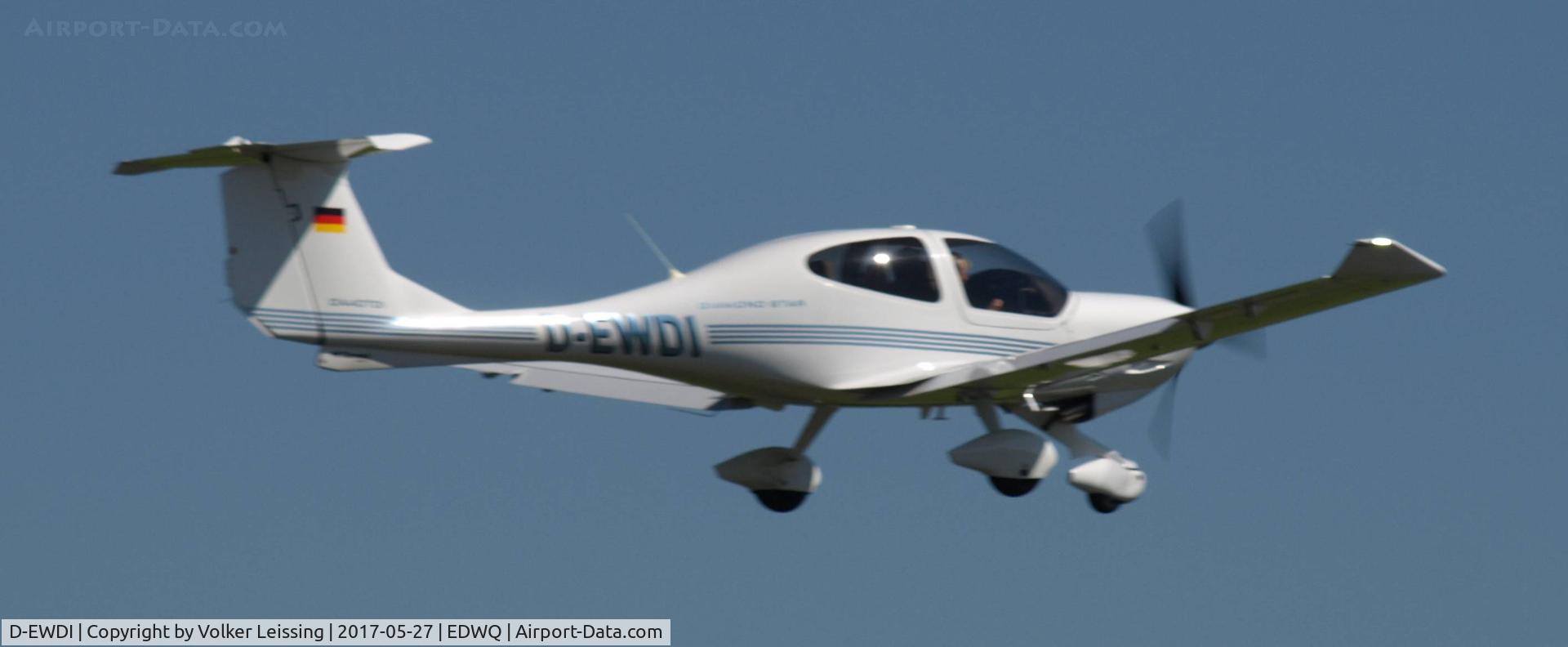 D-EWDI, 2007 Diamond DA-40 TDI Diamond Star C/N D4.338, departing