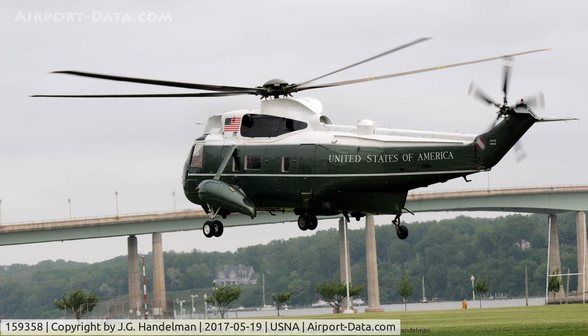 159358, Sikorsky VH-3D Sea King C/N 61732, Lift off.