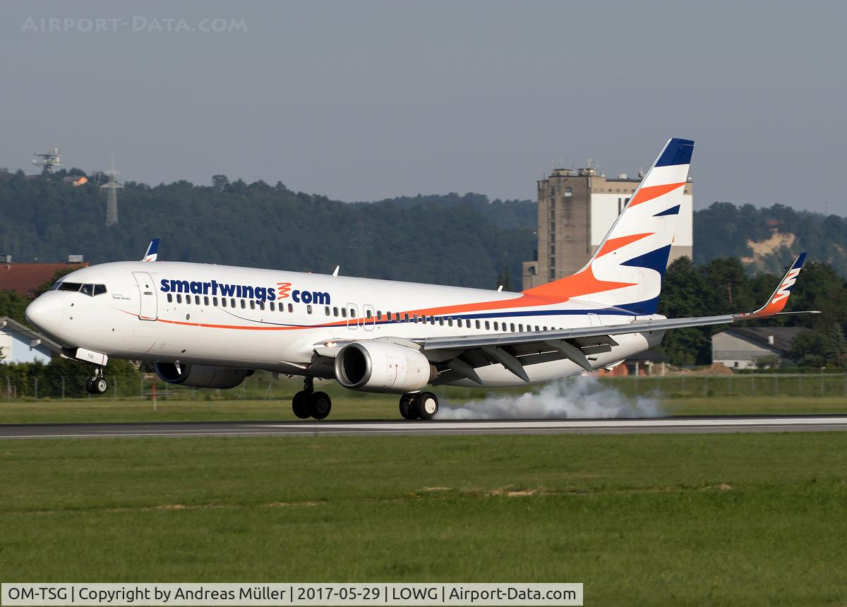 OM-TSG, 2004 Boeing 737-85R C/N 30666, Arriving from Funchal