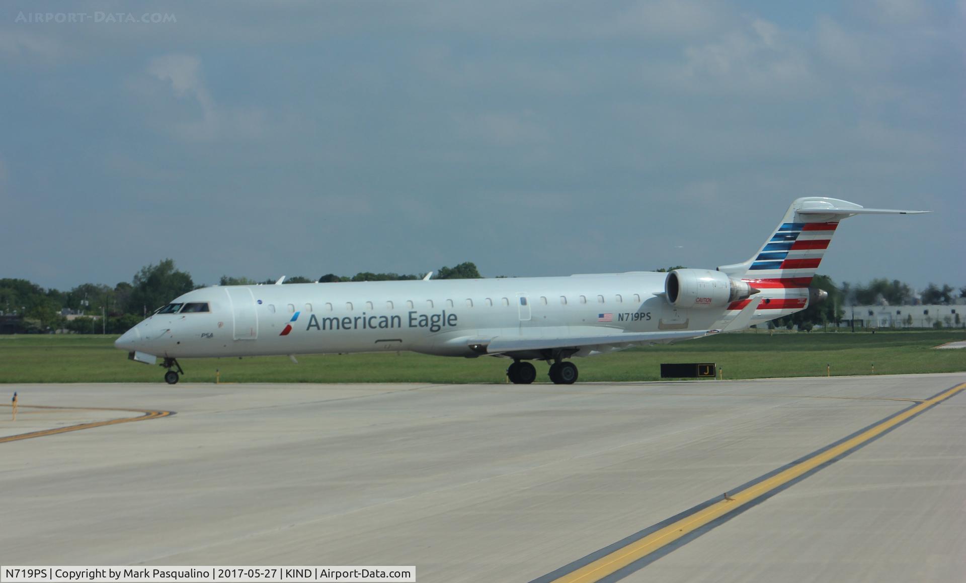 N719PS, 2004 Bombardier CRJ-701 (CL-600-2C10) Regional Jet C/N 10177, CL-600-2C10