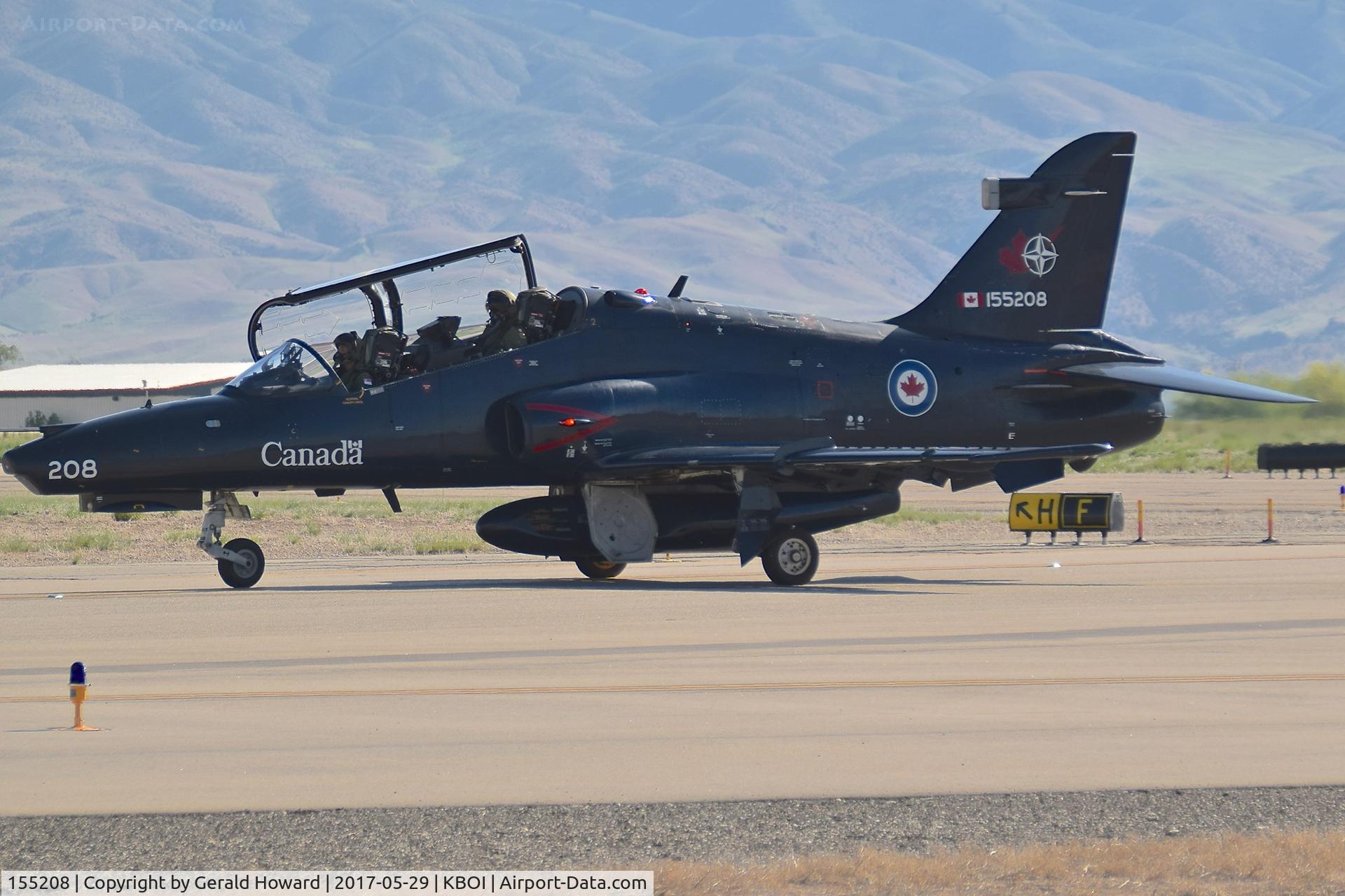 155208, 2000 BAE Systems CT-155 Hawk C/N IT016/702, Taxiing on Foxtrot to RWY 10R.  No.2 CFFTS, Moose Jaw, Saskatchewan, Canada.