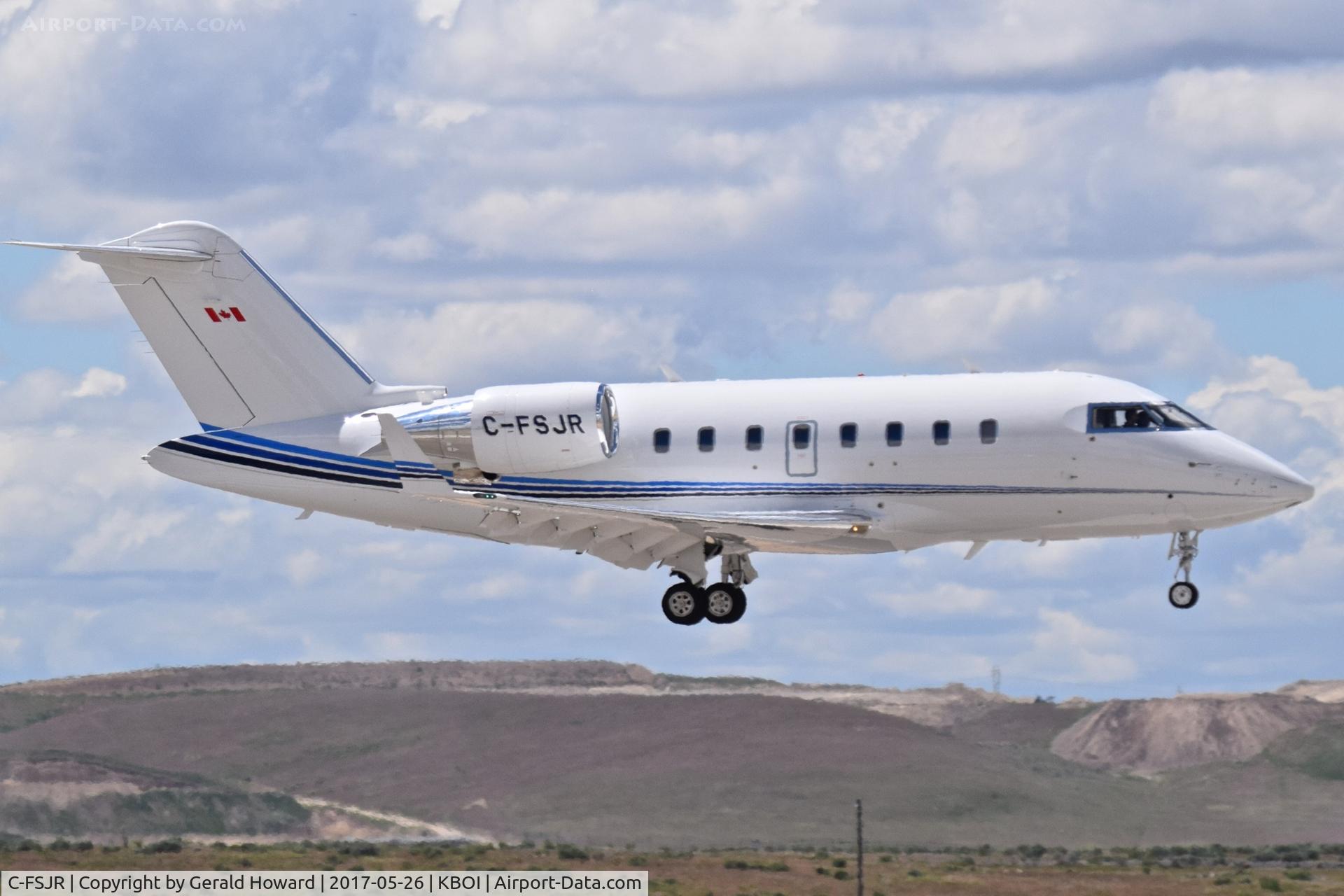 C-FSJR, 1999 Canadair Challenger 605 (CL-600-2B16) C/N 5413, Landing RWY 28R.