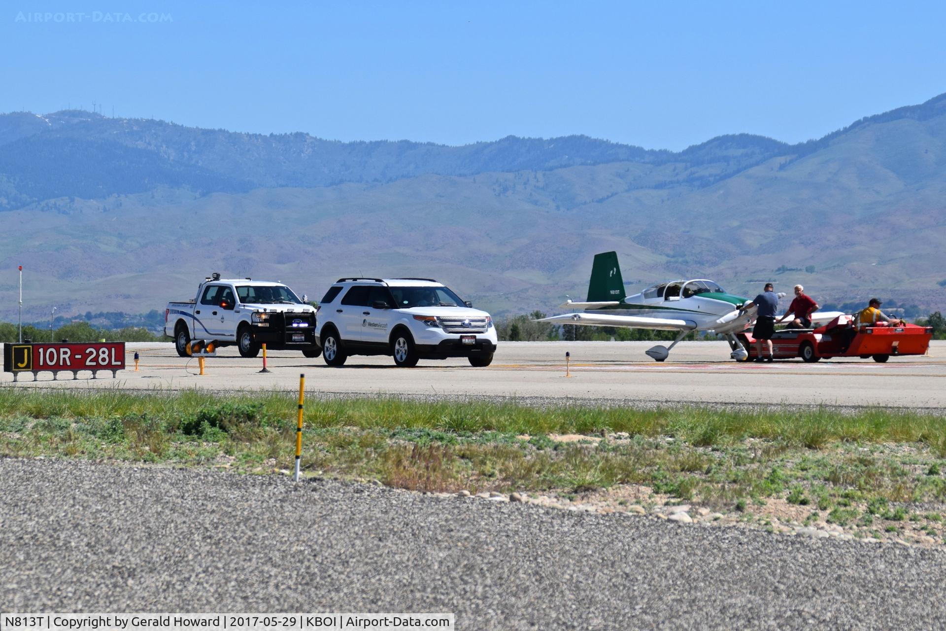 N813T, 2006 Vans RV-7A C/N 72680, Being removed from the active taxiways and runways.