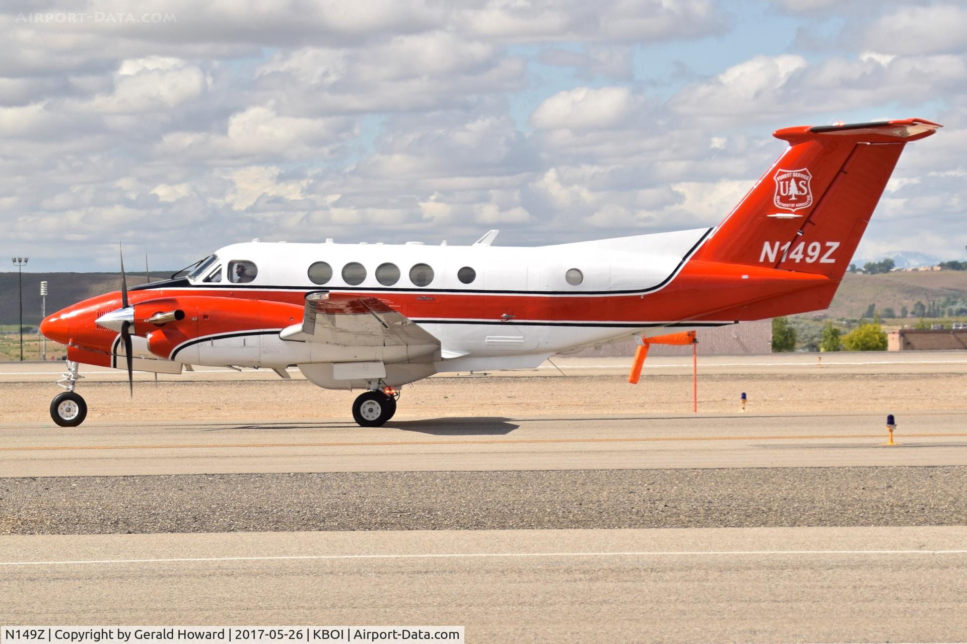 N149Z, 1985 Beech 200C Super King Air C/N BL-124, Taxiing on Alpha.