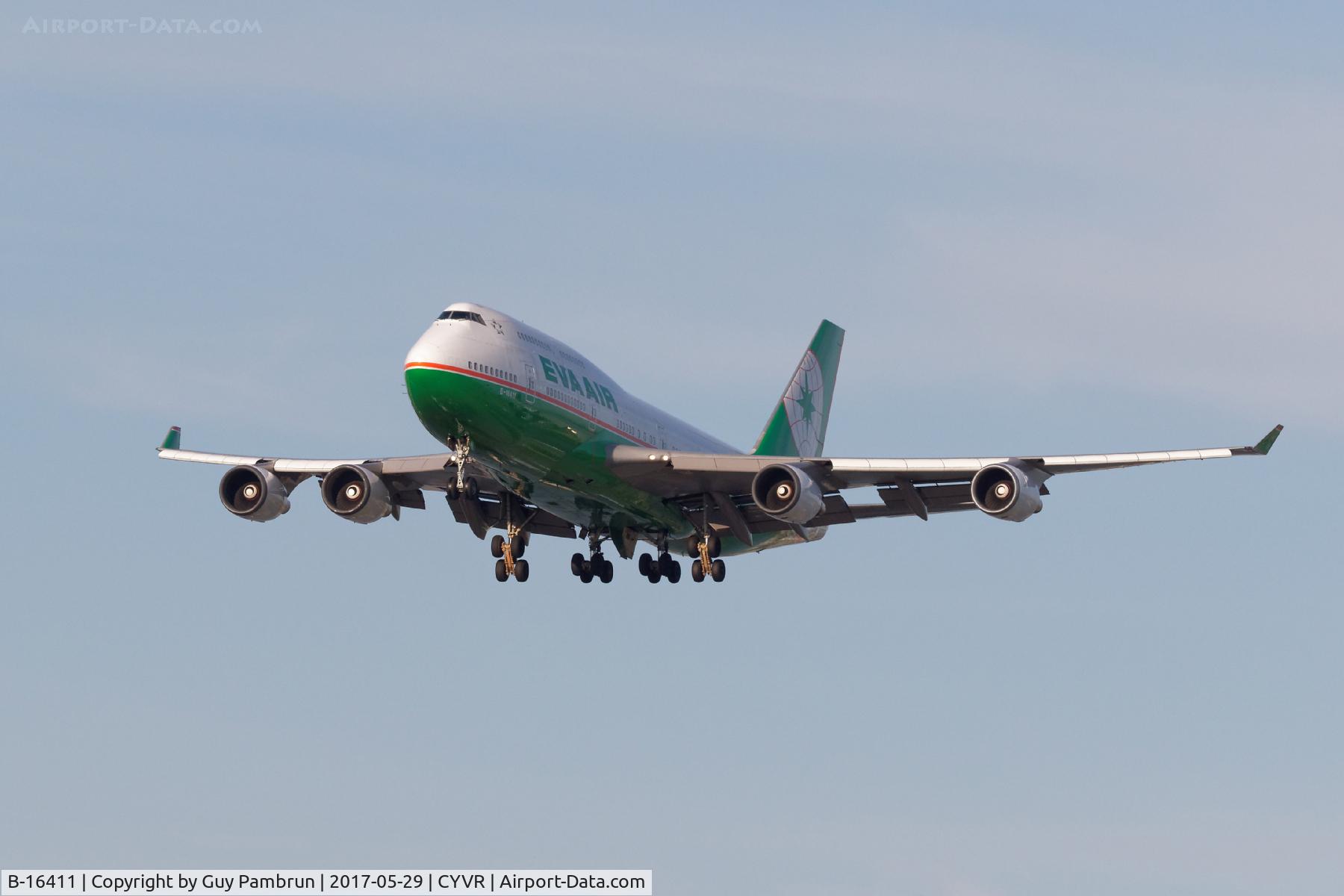 B-16411, Boeing 747-45E C/N 29111, Landing