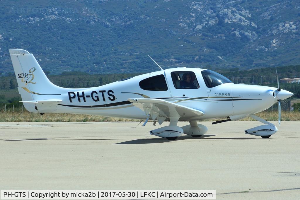 PH-GTS, 2007 Cirrus SR20 G2 C/N 1765, Taxiing