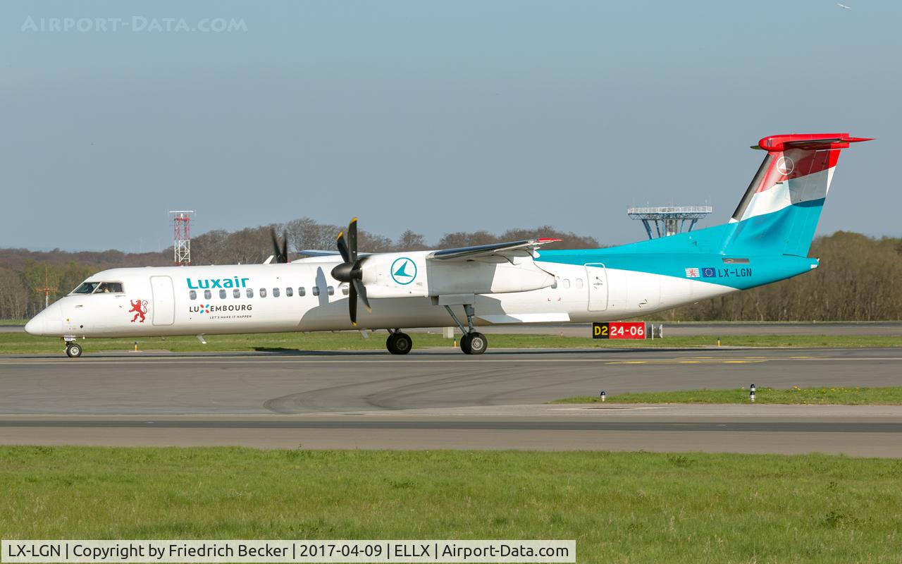 LX-LGN, 2012 De Havilland Canada DHC-8-402Q Dash 8 C/N 4426, taxying to the apron