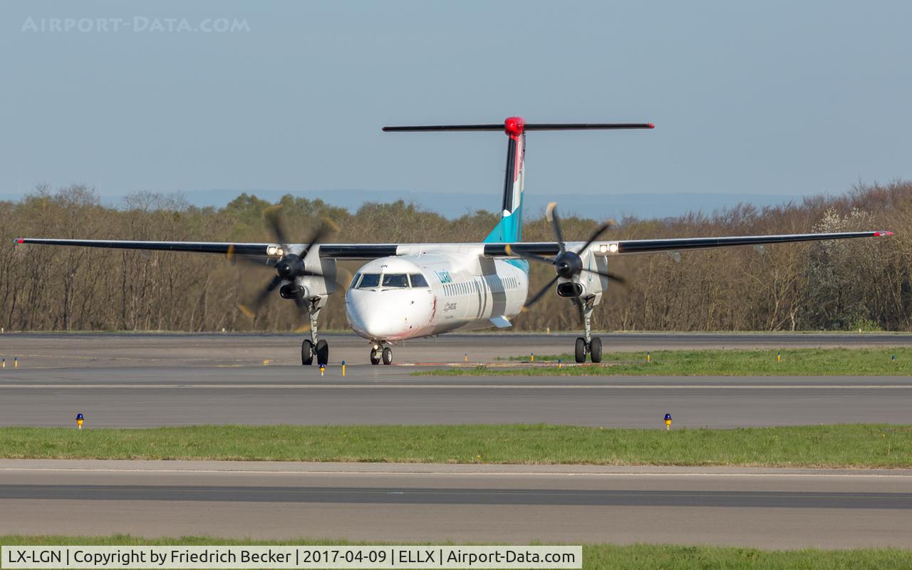LX-LGN, 2012 De Havilland Canada DHC-8-402Q Dash 8 C/N 4426, taxying to the apron