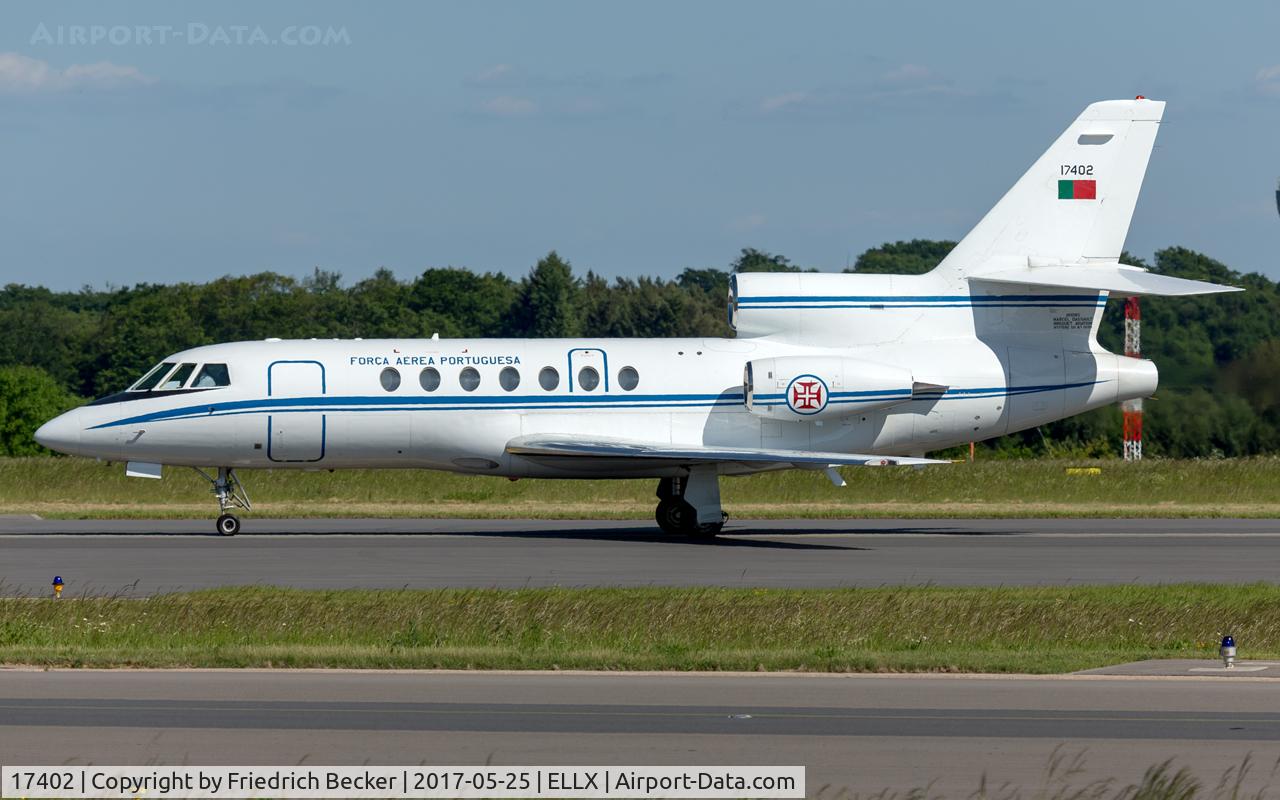 17402, 1990 Dassault Falcon 50 C/N 198, taxying to the apron