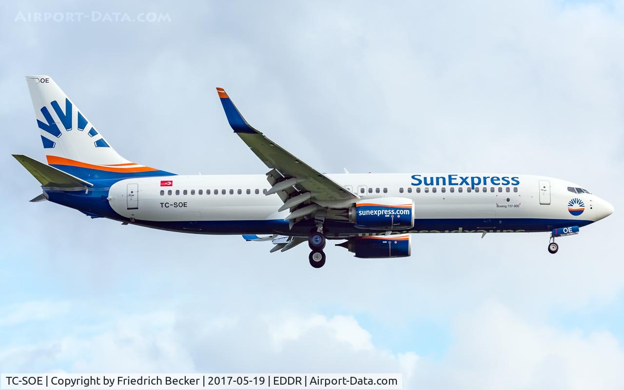 TC-SOE, 2017 Boeing 737-8HC C/N 61177, on final RW27